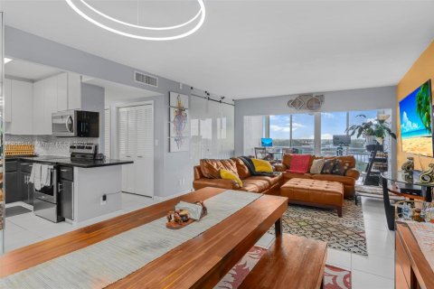 Condominio en venta en Hollywood, Florida, 2 dormitorios, 105.17 m2 № 2012513 - foto 8