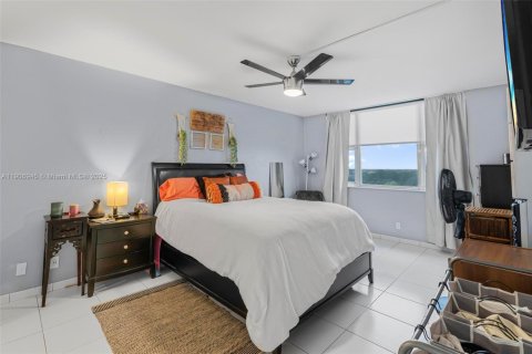 Condominio en venta en Hollywood, Florida, 2 dormitorios, 105.17 m2 № 2012513 - foto 16