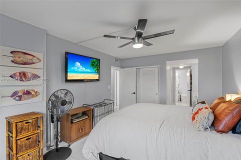 Condominio en venta en Hollywood, Florida, 2 dormitorios, 105.17 m2 № 2012513 - foto 17