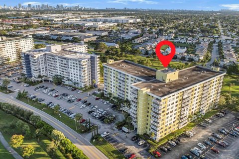 Condominio en venta en Hollywood, Florida, 2 dormitorios, 105.17 m2 № 2012513 - foto 26