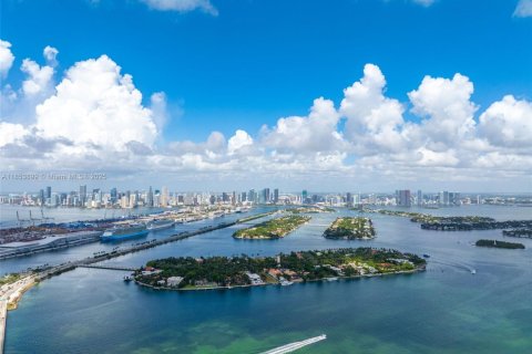Condominio en venta en Miami Beach, Florida, 2 dormitorios, 133.22 m2 № 2183398 - foto 28
