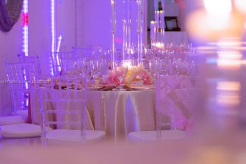 Commercial property in Miami, Florida № 1958635 - photo 7