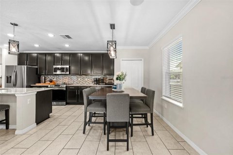 House in Tampa, Florida 4 bedrooms, 206.89 sq.m. № 1613402 - photo 22