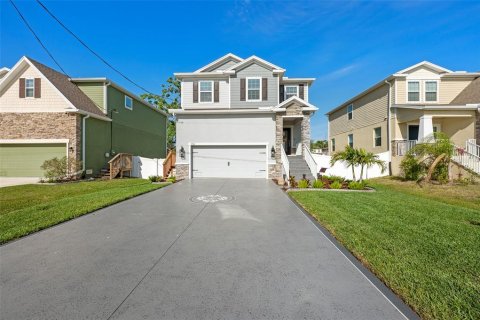 House in Tampa, Florida 4 bedrooms, 206.89 sq.m. № 1613402 - photo 4