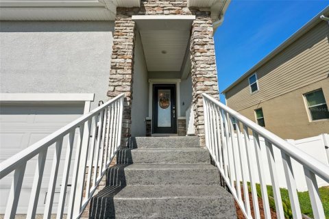 House in Tampa, Florida 4 bedrooms, 206.89 sq.m. № 1613402 - photo 6