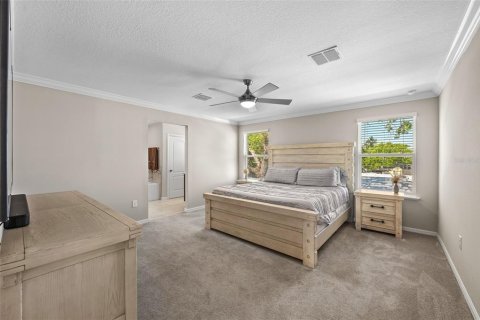 House in Tampa, Florida 4 bedrooms, 206.89 sq.m. № 1613402 - photo 30