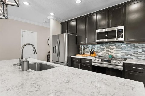 House in Tampa, Florida 4 bedrooms, 206.89 sq.m. № 1613402 - photo 24