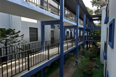 Купить кондоминиум в Лодерхилл, Флорида 2 спальни, 101.54м2, № 1996098 - фото 3