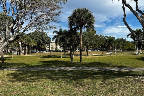 Купить кондоминиум в Лодерхилл, Флорида 2 спальни, 101.54м2, № 1996098 - фото 4