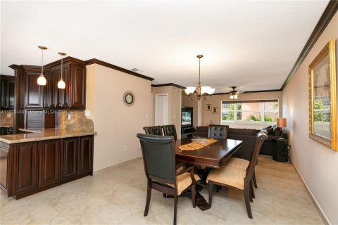 Condo in Hallandale Beach, Florida, 1 bedroom  № 1763414 - photo 14