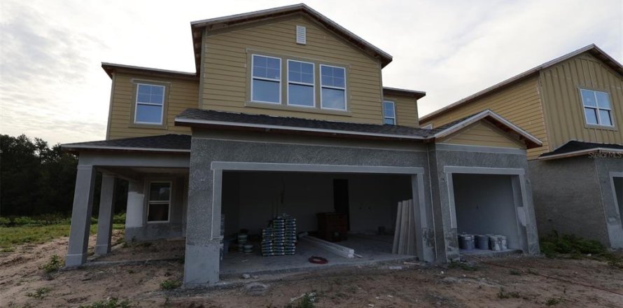 House in Zellwood, Florida 5 bedrooms, 289.86 sq.m. № 2344939