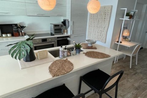 Condominio en venta en Miami, Florida, 2 dormitorios, 99.13 m2 № 2021536 - foto 11