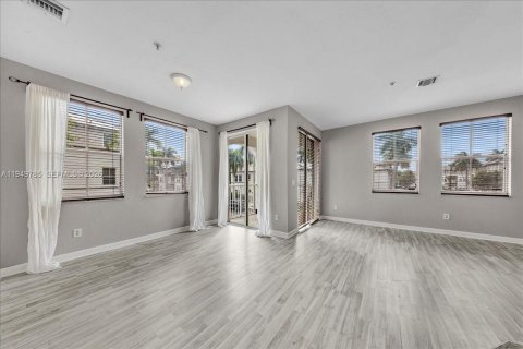 Снять в аренду кондоминиум в Мирамар, Флорида 3 спальни, 134.24м2, № 2005548 - фото 15