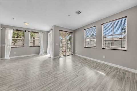 Снять в аренду кондоминиум в Мирамар, Флорида 3 спальни, 134.24м2, № 2005548 - фото 10