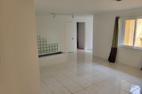 House in Saint Pete Beach, Florida 4 bedrooms, 166.85 sq.m. № 1845098 - photo 10