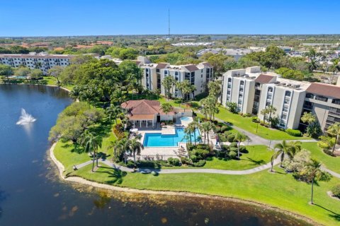 Condo in Delray Beach, Florida, 2 bedrooms  № 1026414 - photo 1