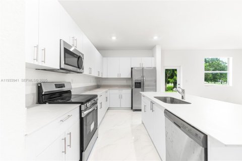 Casa en alquiler en Homestead, Florida, 3 dormitorios № 1992211 - foto 8