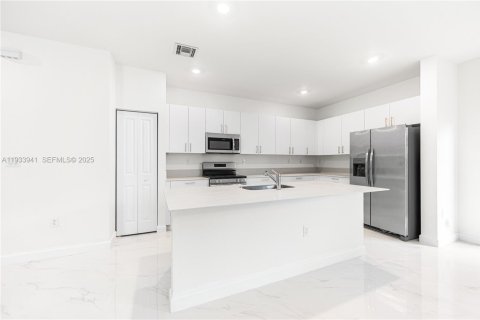 Casa en alquiler en Homestead, Florida, 3 dormitorios № 1992211 - foto 4