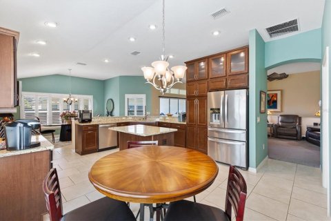 House in The Villages, Florida 3 bedrooms, 194.26 sq.m. № 1870552 - photo 11