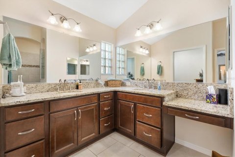 House in The Villages, Florida 3 bedrooms, 194.26 sq.m. № 1870552 - photo 19