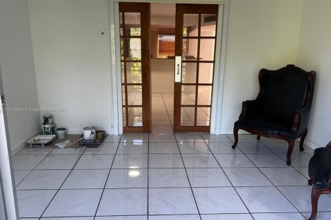 Condominio en alquiler en Miami, Florida, 1 dormitorio № 1969274 - foto 25