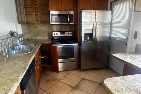 Condominio en alquiler en Miami, Florida, 1 dormitorio № 1969274 - foto 15