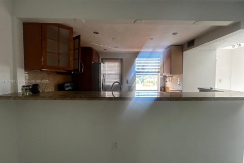 Condominio en alquiler en Miami, Florida, 1 dormitorio № 1969274 - foto 14