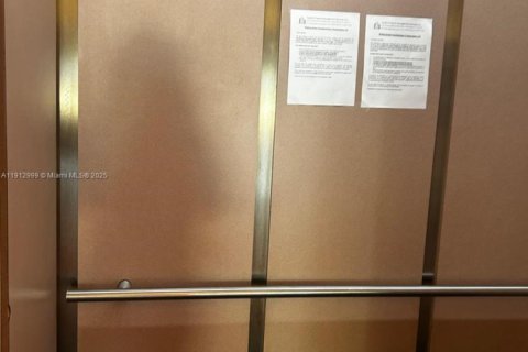 Condominio en alquiler en Miami, Florida, 1 dormitorio № 1969274 - foto 29