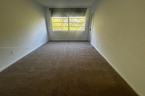 Condominio en alquiler en Miami, Florida, 1 dormitorio № 1969274 - foto 12