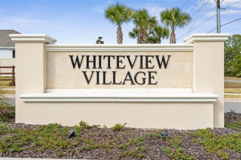 House in Palm Coast, Florida 4 bedrooms, 225.01 sq.m. № 2091933 - photo 8