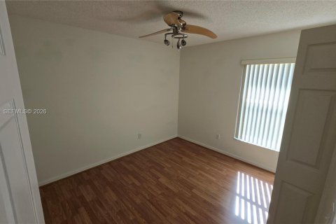 House in Davenport, Florida 4 bedrooms, 153.66 sq.m. № 2009378 - photo 18