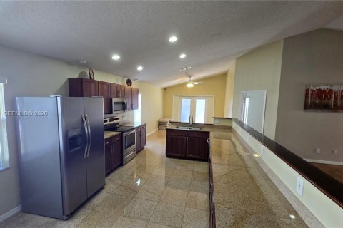 House in Davenport, Florida 4 bedrooms, 153.66 sq.m. № 2009378 - photo 11