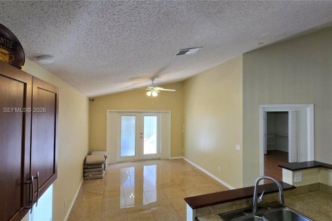 House in Davenport, Florida 4 bedrooms, 153.66 sq.m. № 2009378 - photo 10