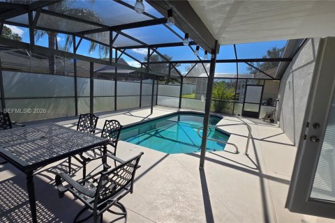 House in Davenport, Florida 4 bedrooms, 153.66 sq.m. № 2009378 - photo 12