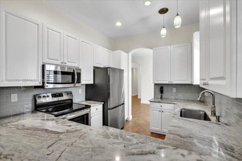 Купить виллу или дом в Нейплс, Флорида 4 спальни, 193.79м2, № 2026686 - фото 2