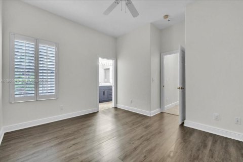 Купить виллу или дом в Нейплс, Флорида 4 спальни, 193.79м2, № 2026686 - фото 21