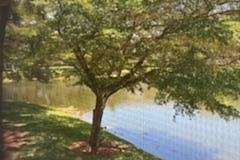 Condo in Coconut Creek, Florida, 2 bedrooms  № 1185270 - photo 1