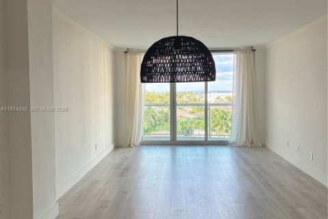 Купить кондоминиум в Санни-Айлс-Бич, Флорида 2 спальни, 143.91м2, № 2049114 - фото 8