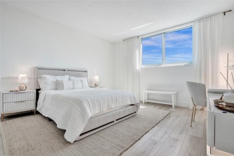 Купить кондоминиум в Санни-Айлс-Бич, Флорида 2 спальни, 143.91м2, № 2049114 - фото 19