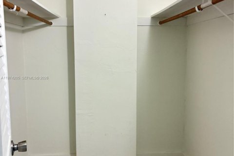 Купить кондоминиум в Санни-Айлс-Бич, Флорида 2 спальни, 143.91м2, № 2049114 - фото 18