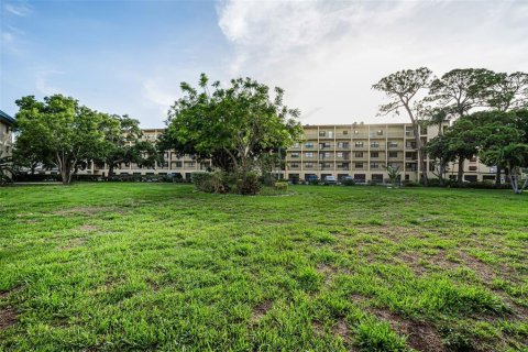 Copropriété à vendre à Saint Petersburg, Floride: 1 chambre, 77.57 m2 № 2151483 - photo 24
