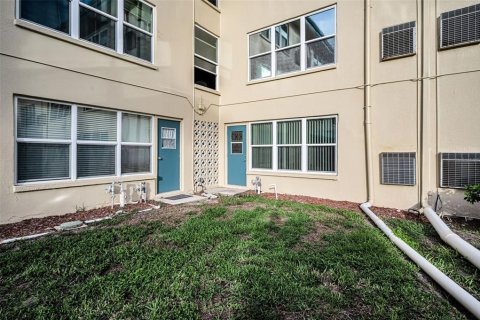 Copropriété à vendre à Saint Petersburg, Floride: 1 chambre, 77.57 m2 № 2151483 - photo 22