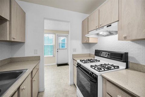 Copropriété à vendre à Saint Petersburg, Floride: 1 chambre, 77.57 m2 № 2151483 - photo 9