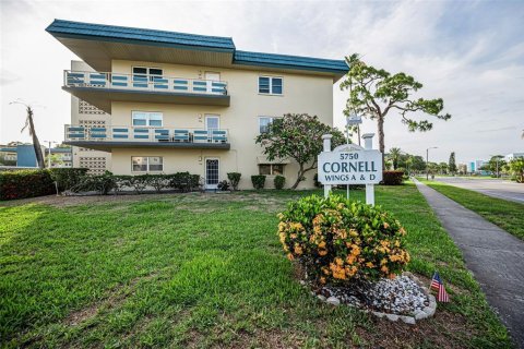 Condo à Saint Petersburg, Floride, 1 chambre  № 2151483