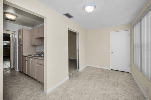 Copropriété à vendre à Saint Petersburg, Floride: 1 chambre, 77.57 m2 № 2151483 - photo 12