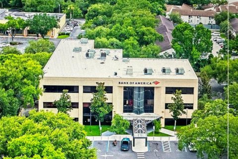 Immobilier commercial à louer à Altamonte Springs, Floride: 2938.03 m2 № 1520965 - photo 1