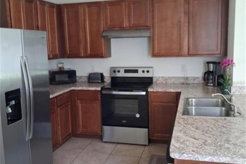 House in Davenport, Florida 3 bedrooms, 140.84 sq.m. № 2221893 - photo 5