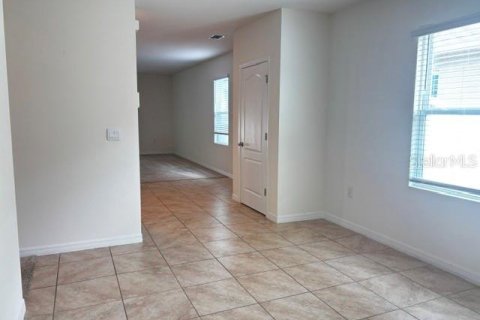 House in Davenport, Florida 3 bedrooms, 140.84 sq.m. № 2221893 - photo 4