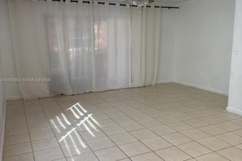 Adosado en alquiler en Lauderhill, Florida, 3 dormitorios, 144.93 m2 № 2078069 - foto 4