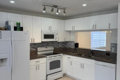 Adosado en alquiler en Lauderhill, Florida, 3 dormitorios, 144.93 m2 № 2078069 - foto 2